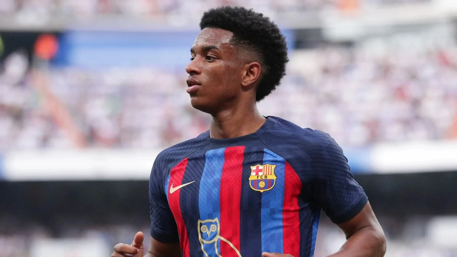 Bek Muda Barcelona Abaikan Kritik di TikTok