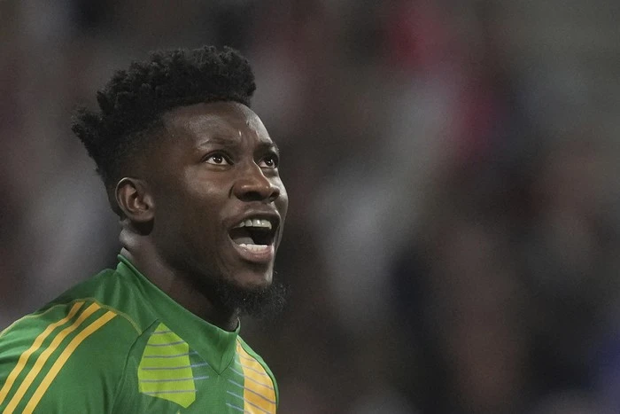 Van der Sar: Kasih Onana Waktu